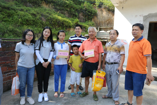 開學季，卓寶攜手保利為雙頭村學子送關愛