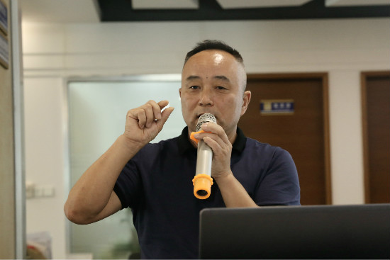他的人生不開掛 曲折二十四載終綻光彩