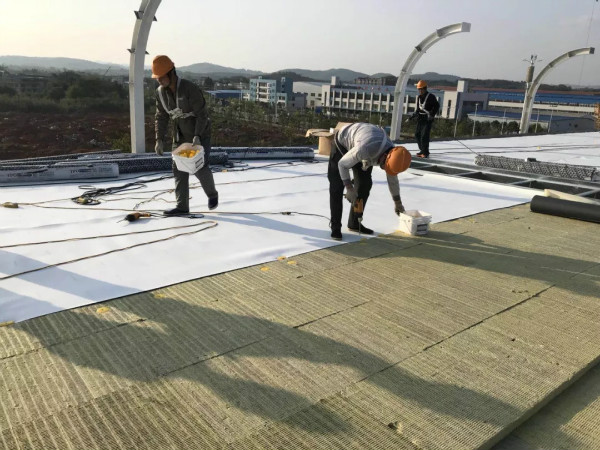 上汽通用集團重點工程采用卓寶單層屋面系統